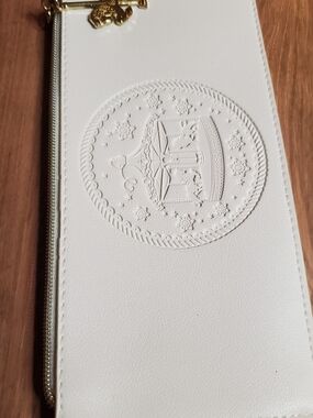 Estee Lauder White Embossed Carousel Zip Pouch with Gold Accent